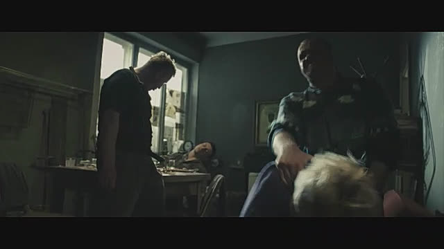 Грубый секс с женой на глазах у друзей